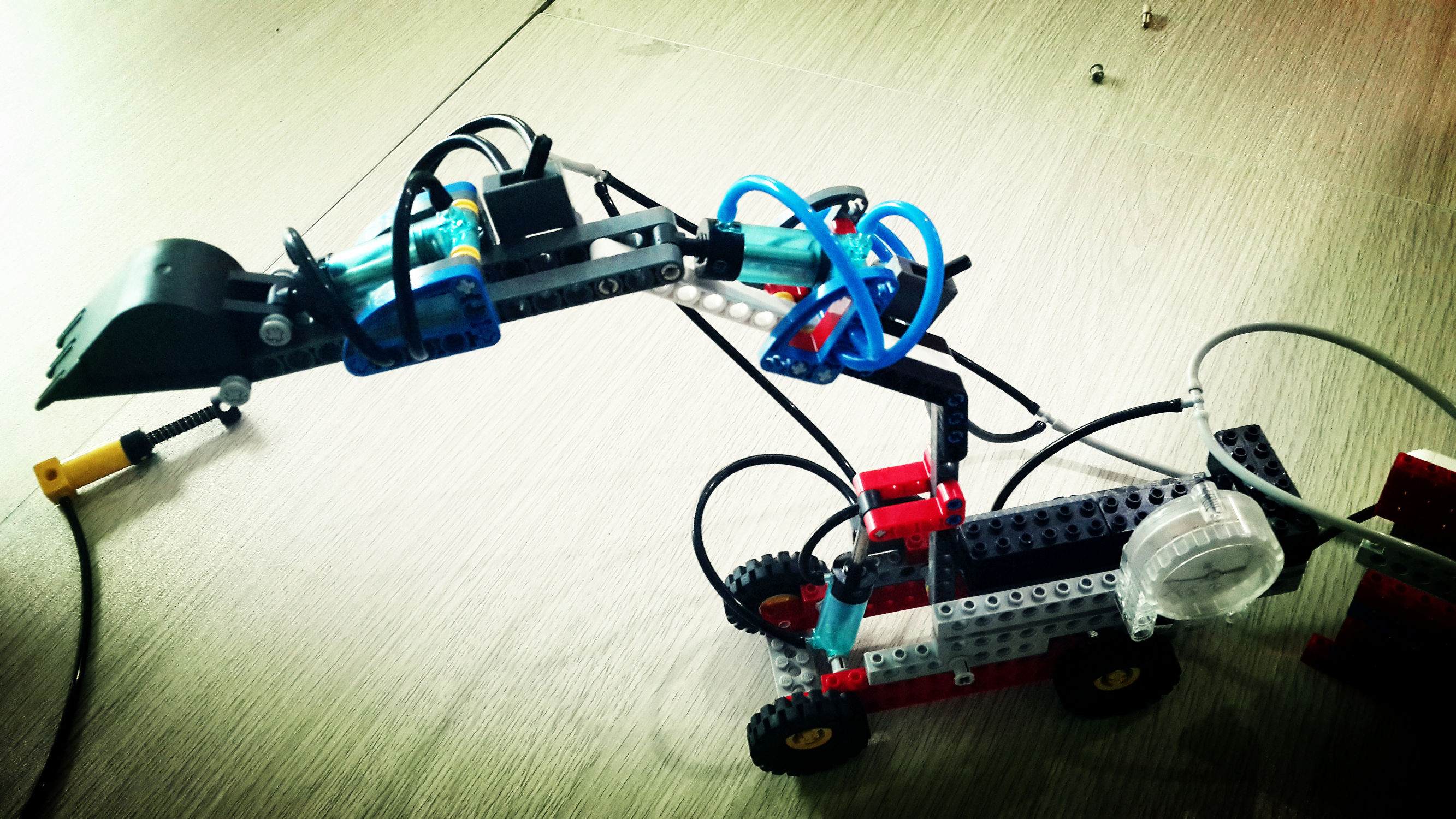 小孩兴趣班机器人,机器人的兴趣班