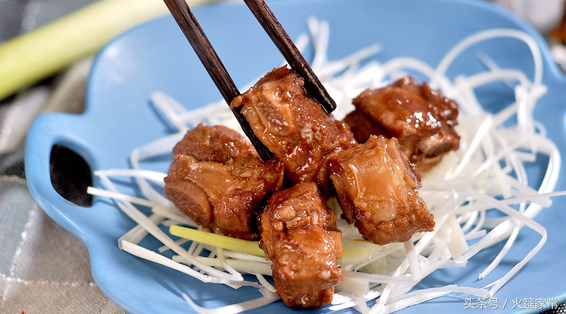 烧排骨烧糊的锅咋处理,糊锅排骨怎么做好吃