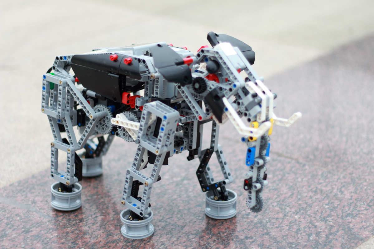 机器人的兴趣班,乐高机器人培训哪个好