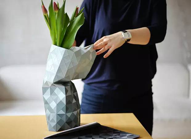 妇女节礼物用纸做的花,妇女节用彩纸做的礼物