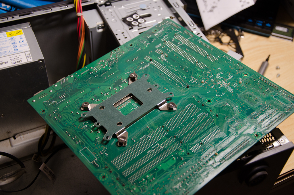 修电脑不检查直接换主板,自己如何重新装cpu散热