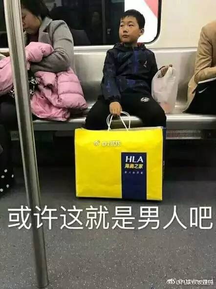 吸毒送外卖,断腿还裸贷……知乎1人分饰244角答题被封