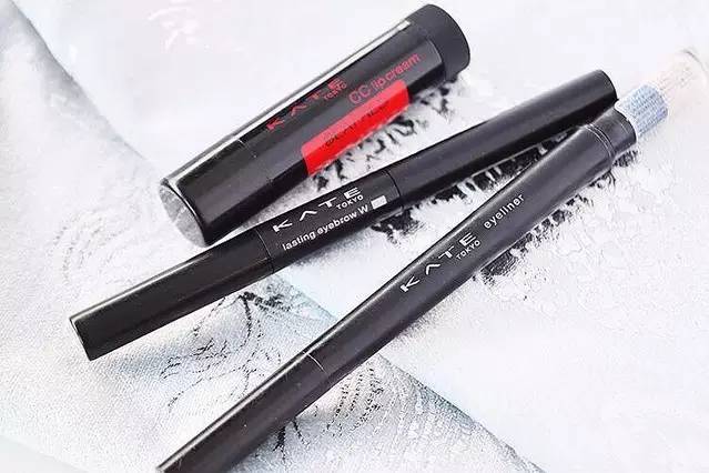 日本女孩人手一只的口红,日本女生kate粉底液