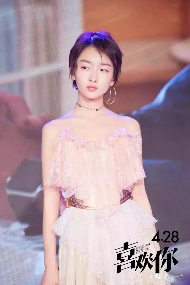 唐嫣米兰时装周优雅时髦,唐嫣真是明星中的时髦精