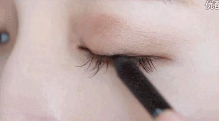 手残党第一次怎么画眼线,新手眼线教程手残党一学就会