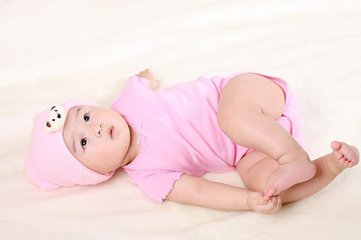 宝妈们四个月的宝宝会什么样,七个月的宝宝早教应该教点什么