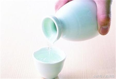 白酒开瓶后半年还能喝吗,干红葡萄酒开瓶可以放多久