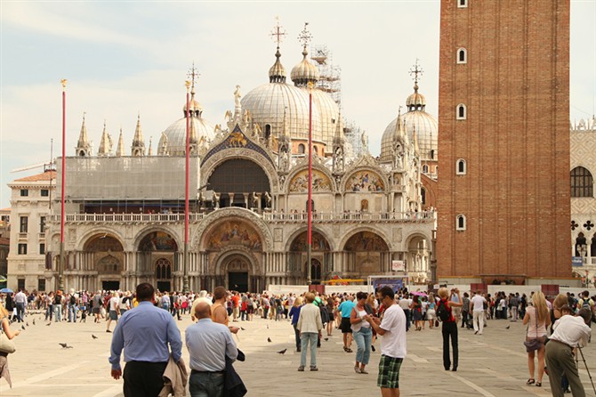 威尼斯景点彩虹岛,威尼斯有哪些美丽的岛屿