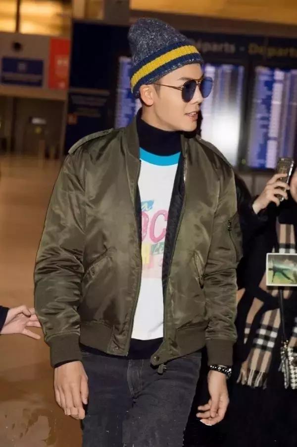 今年流行的爆款t恤,2013女t恤白字母