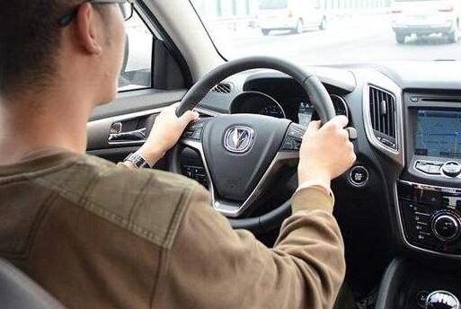 手动挡汽车加减挡操作,手动挡汽车加减挡的正确方法