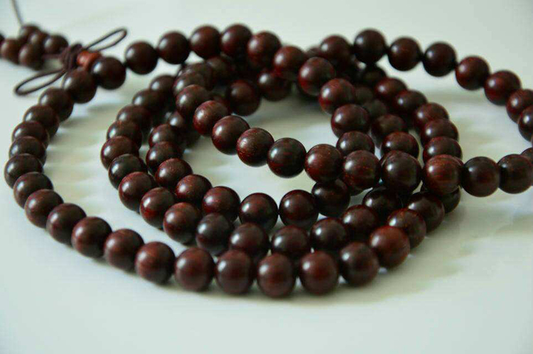 男生戴108小叶紫檀手串,小叶紫檀不能戴手上吗