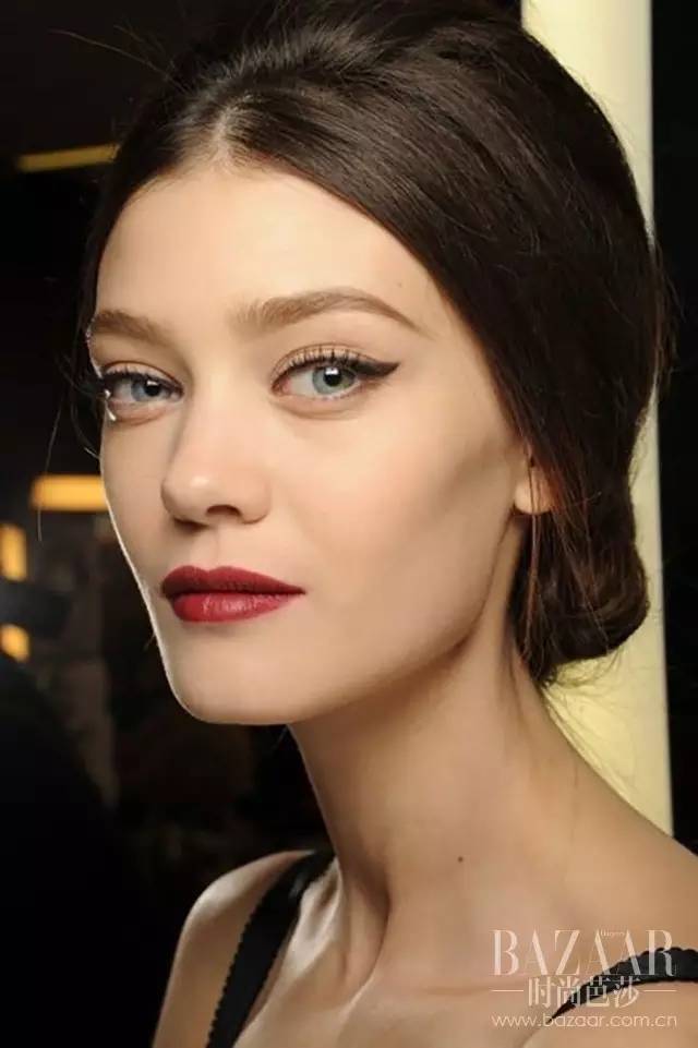 手残党第一次怎么画眼线,新手眼线教程手残党一学就会