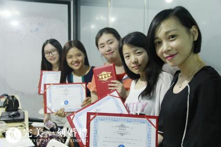 成都婚礼策划师收入,婚礼策划师现状及前景分析