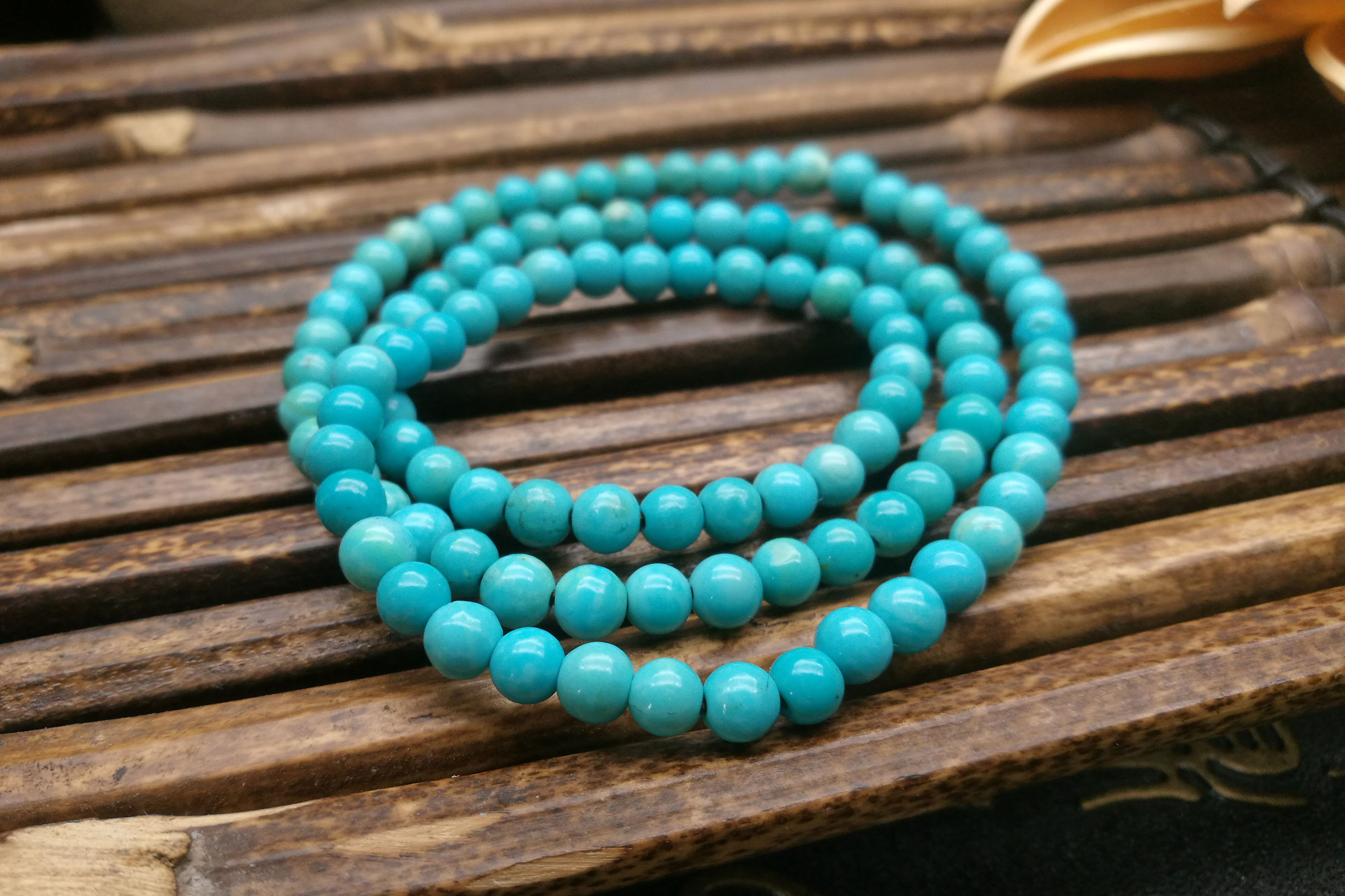 比绿松石好的宝石,跟绿松石相似的宝石