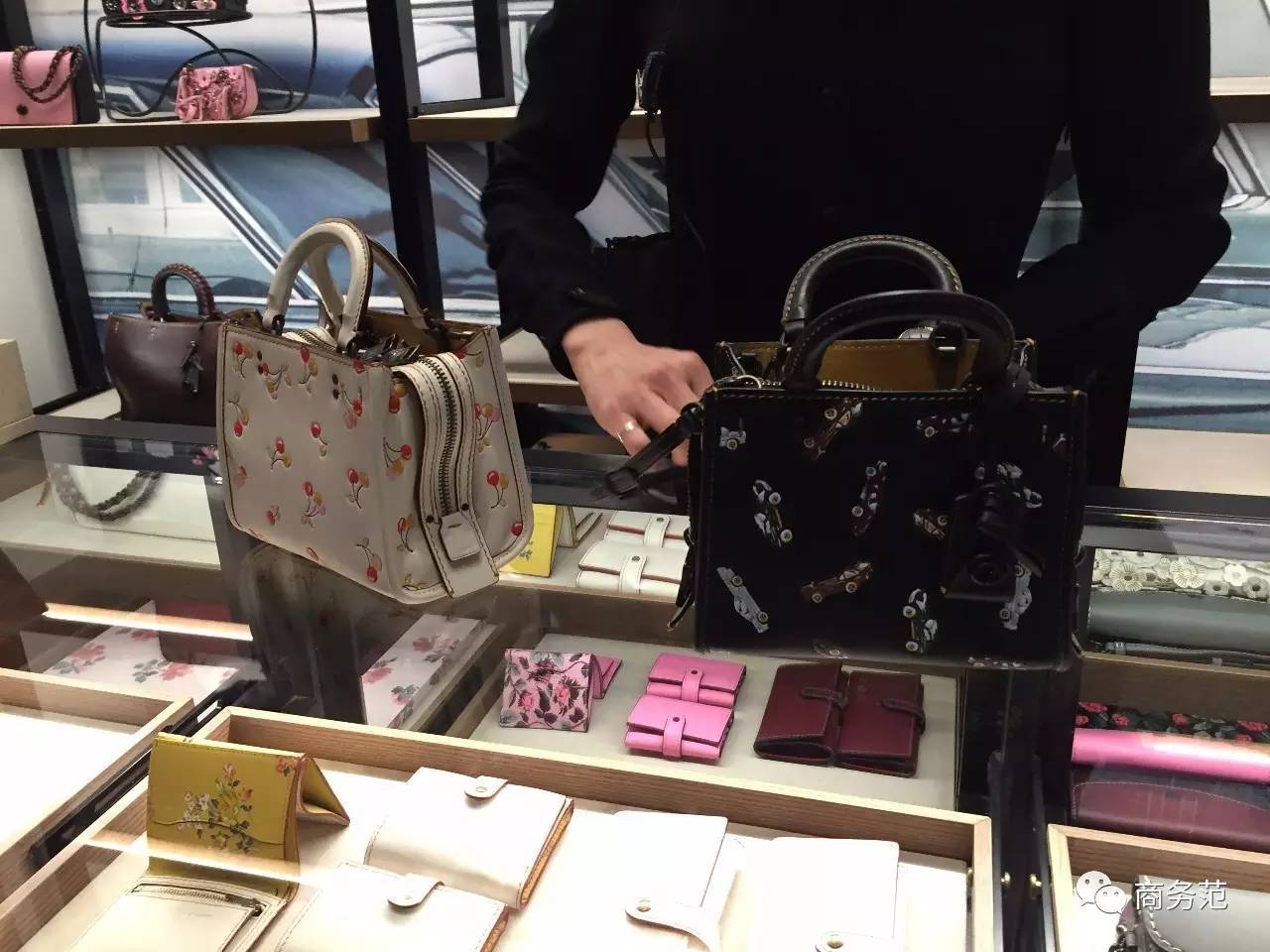 买coach买哪款经典,tiffany与lvmh美国市场对比