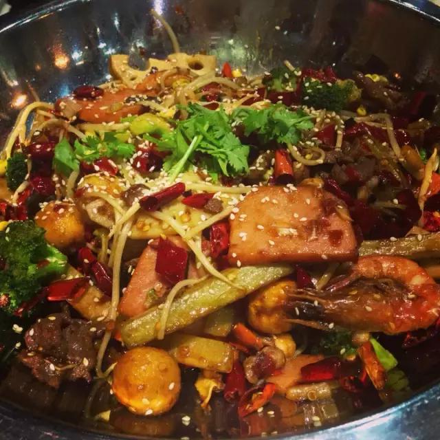 大连外国语大学现在让进吗,大连外国语大学怎么样了