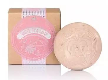 洗面奶跟洁面皂哪个好用些,洗面奶和洁面皂哪个比较好用