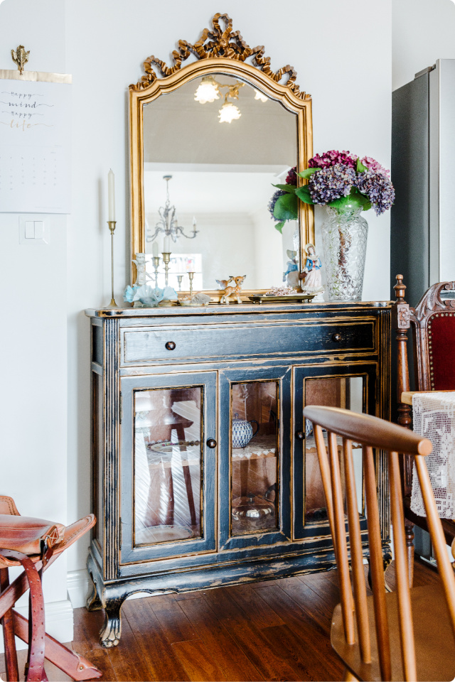 她凑来一堆二手家具,装了人生的第一套房子,关键还特别好看!