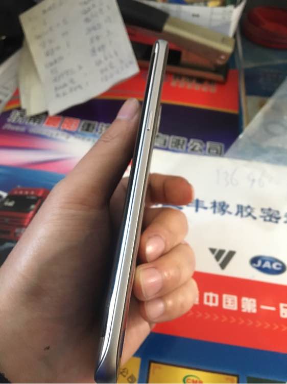 三星s7edge日版单卡上市价格,2019还值得买三星s7edge吗