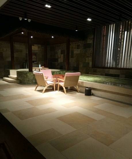 一起泡个温泉,温泉泡池冬天来一场暖暖温泉旅行