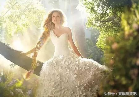 对面翻车了，但我好像还很安全