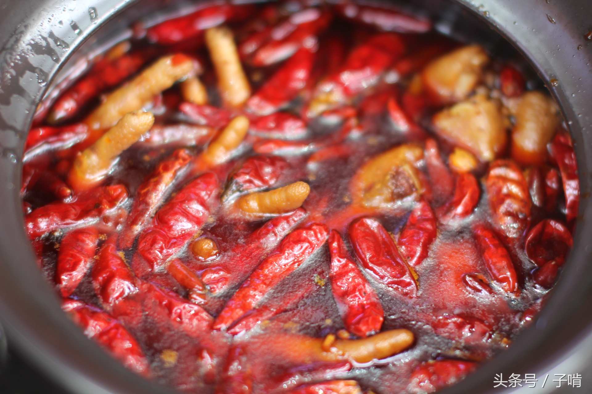 10块钱三个鸡爪,一包十几块的火锅鸡爪