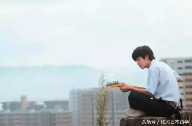 佐藤健生活中究竟是个什么样的人,佐藤健被评为最想拥有的容貌之一