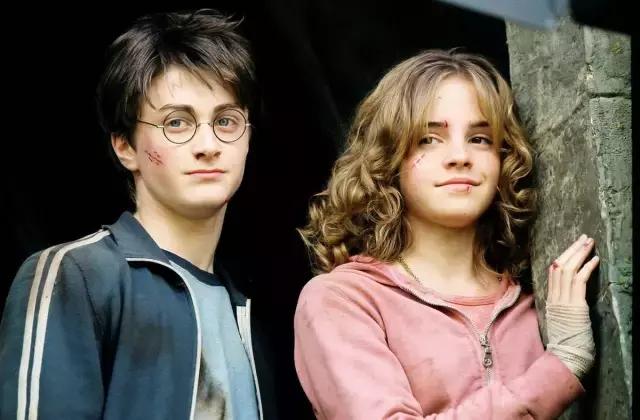 11年的蜕变,11年过去了她依然貌美如初