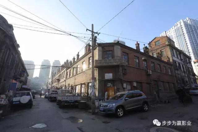 请问，走一趟迈阿密国际电影节红毯一共需要多少步？