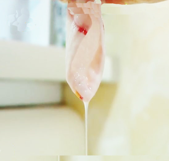 一拧毛巾就流出恶心的黏状物，丢了又可惜，教你一招变干爽