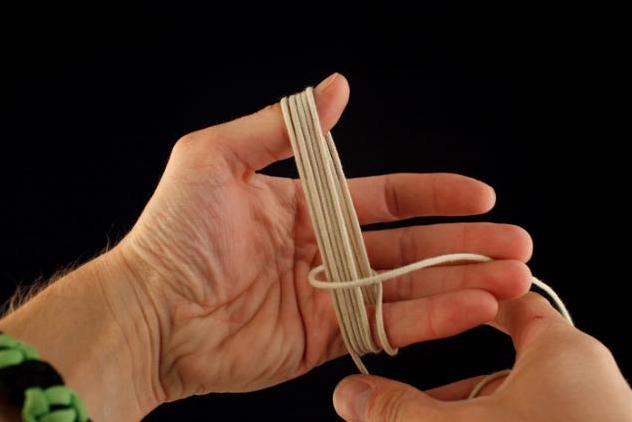 足球手工挂饰制作,足球编织绳