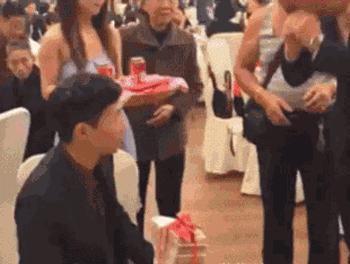 怎么样无情的拒绝一位美女的拥抱,HA845