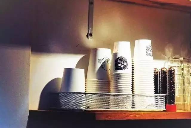 去年夏天，他几乎花光了全部积蓄流浪巴西，去了这些自由有趣的咖啡馆