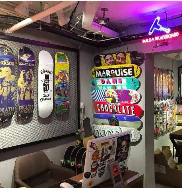 娼潵娼叮鏈嶉グ,娼潵娼叮绮惧搧绔ヨ姗辩獥