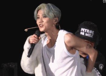 抖森表情包上线~老干部鹿晗,不呆萌张艺兴,脸部失控的胡歌,花痴赵丽颖……差点认不出管理不住自己表情的爱豆们!