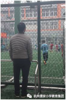 中国足球小将的胜利有多不容易,足球小将们风雨无阻