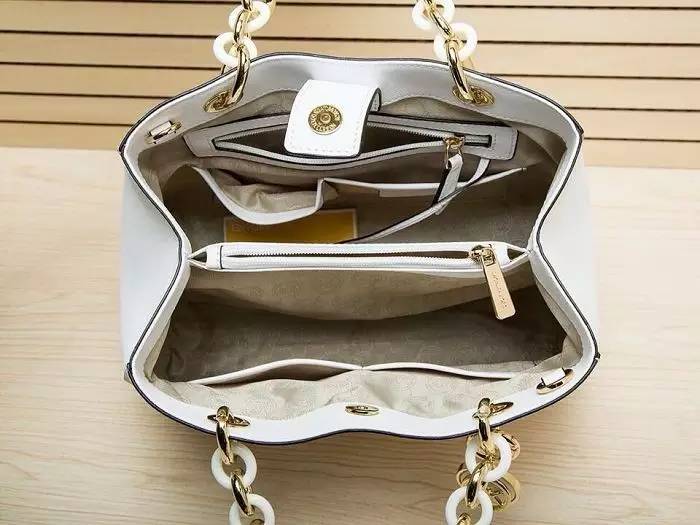 香奈儿包哪款适合通勤,香奈儿包包适合日常背