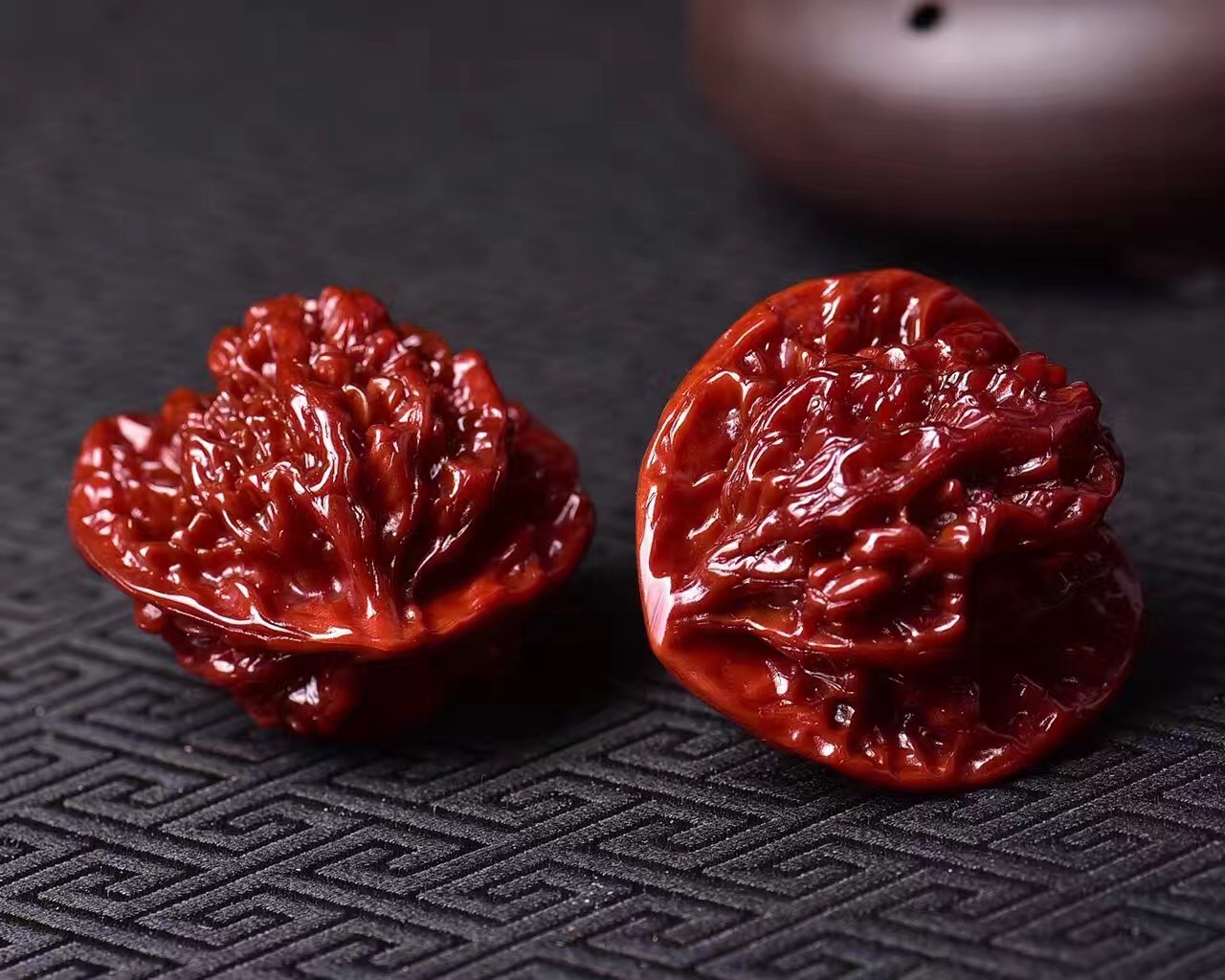 文玩核桃多大尺寸最适合把玩,文玩核桃该如何把玩和保养