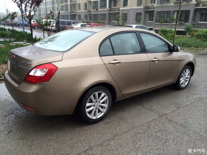 支持国产车作为人生信仰，3进3出吉利帝豪提车作业记！