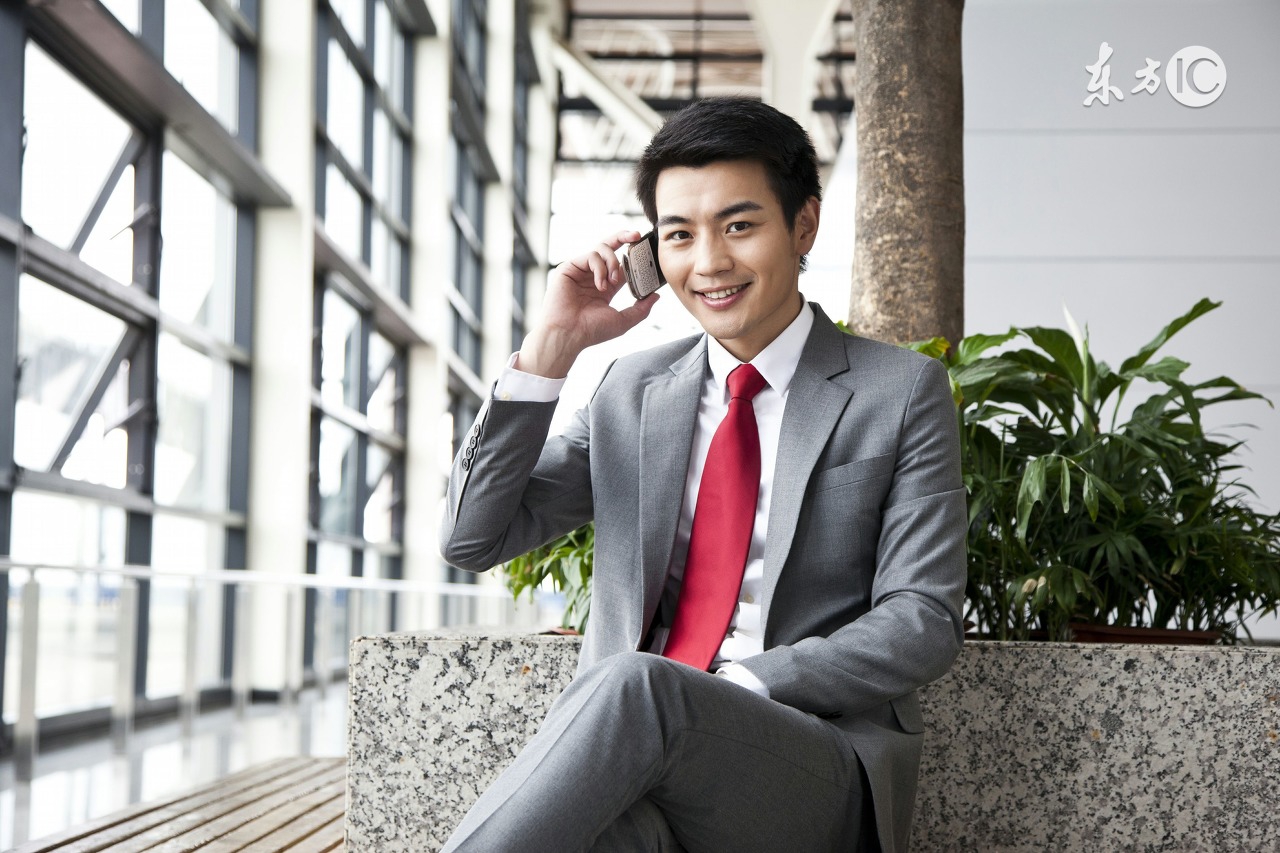 小马过河中老牛说水浅是因为什么,小马过河的故事告诉我们水浅水深