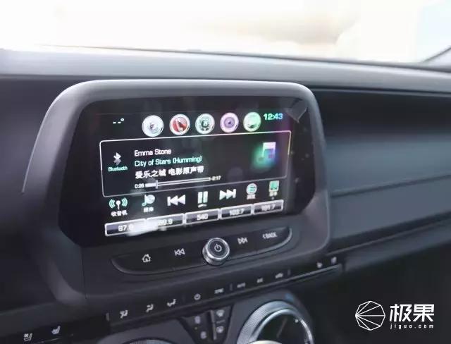 上海f1赛道体验价格,大黄蜂科迈罗敞篷版驾驶体验