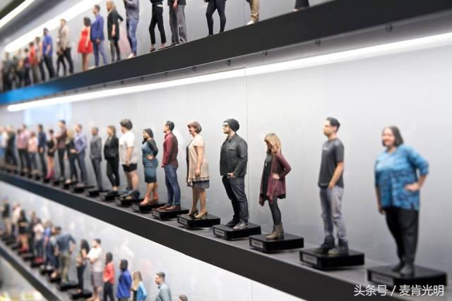 飞上天和太阳肩并肩,上天与太阳肩并肩的下一句