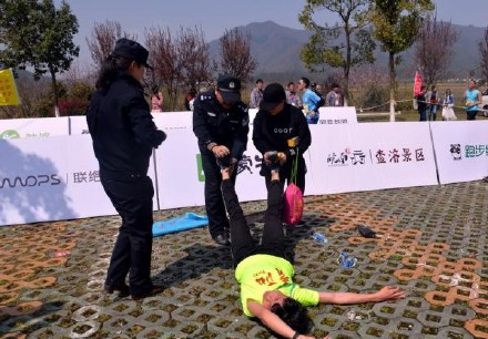 跑步胯部肌腱损伤怎么恢复,跑步小腿肌肉痉挛怎么解决