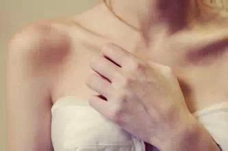 摸到乳腺条状硬块,乳腺摸到一个硬块按压会痛