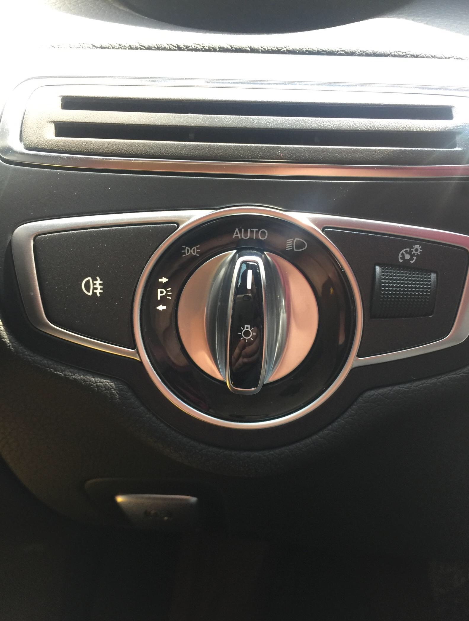 红色奔驰c级180老款,奔驰c180l是什么级别