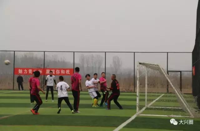 震撼一球！看看大兴青云杯足球联赛就知道中国足球希望大大滴！
