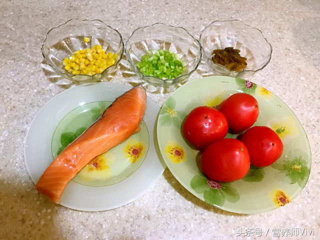 营养师Vivi｜颜值超高的三文鱼番茄杯