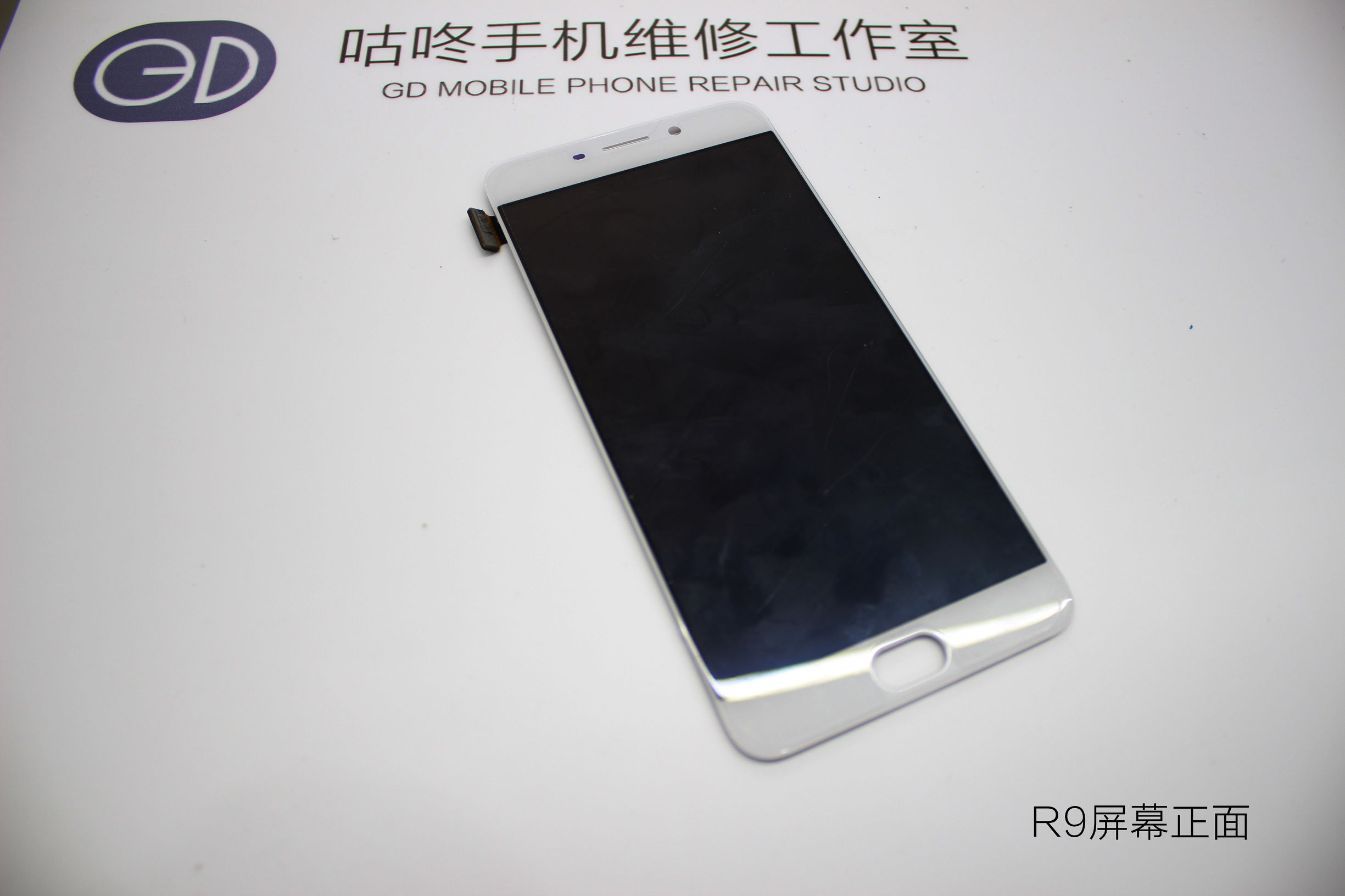 手机维修店手机屏幕更换注意什么,手机维修店不给换自带外屏的原因