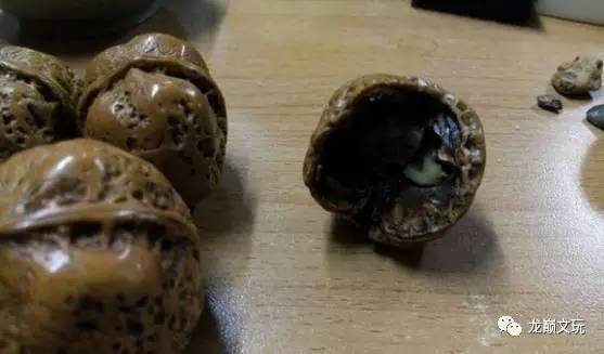 挑战砸碎盘了6年的核桃,盘了好几年的核桃被别人吃了