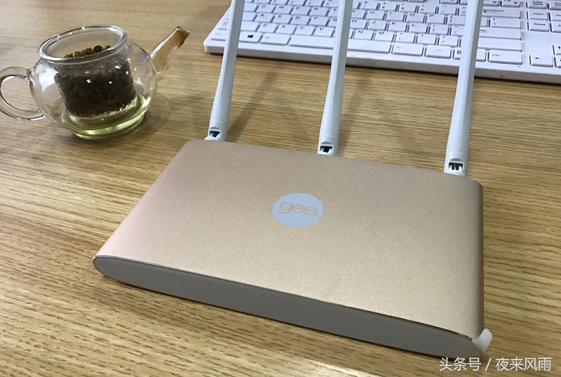 用了这台千兆路由，隔壁老王大哥270平的别墅都不要买路由器了